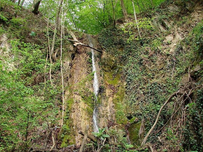 image046.jpg - A small waterfall near Kragujevac