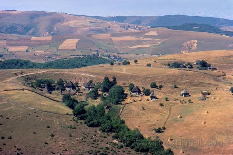 image012.jpg - A village in southern Serbia